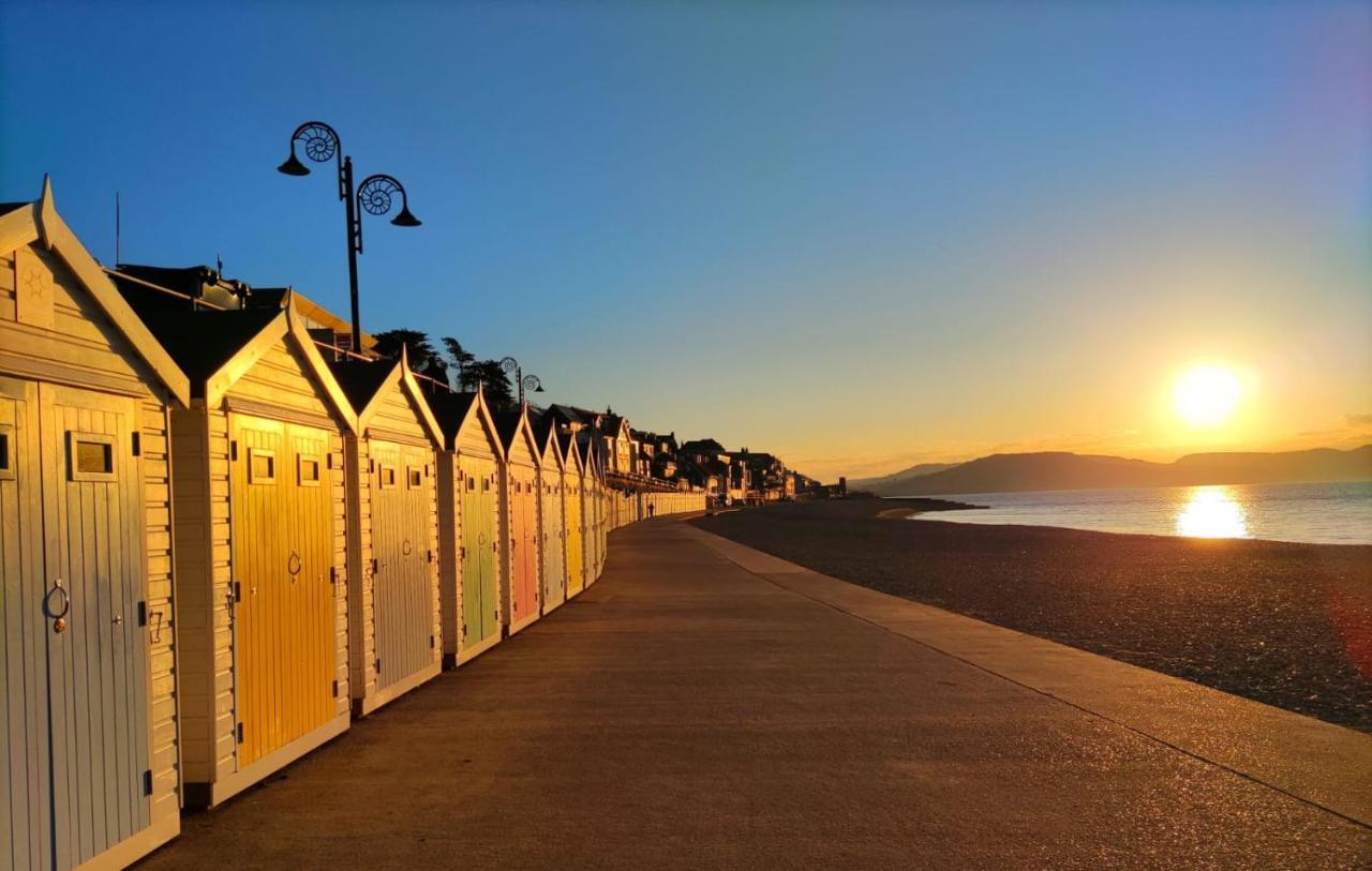 Seabreeze Apartment Lyme Regis Bagian luar foto