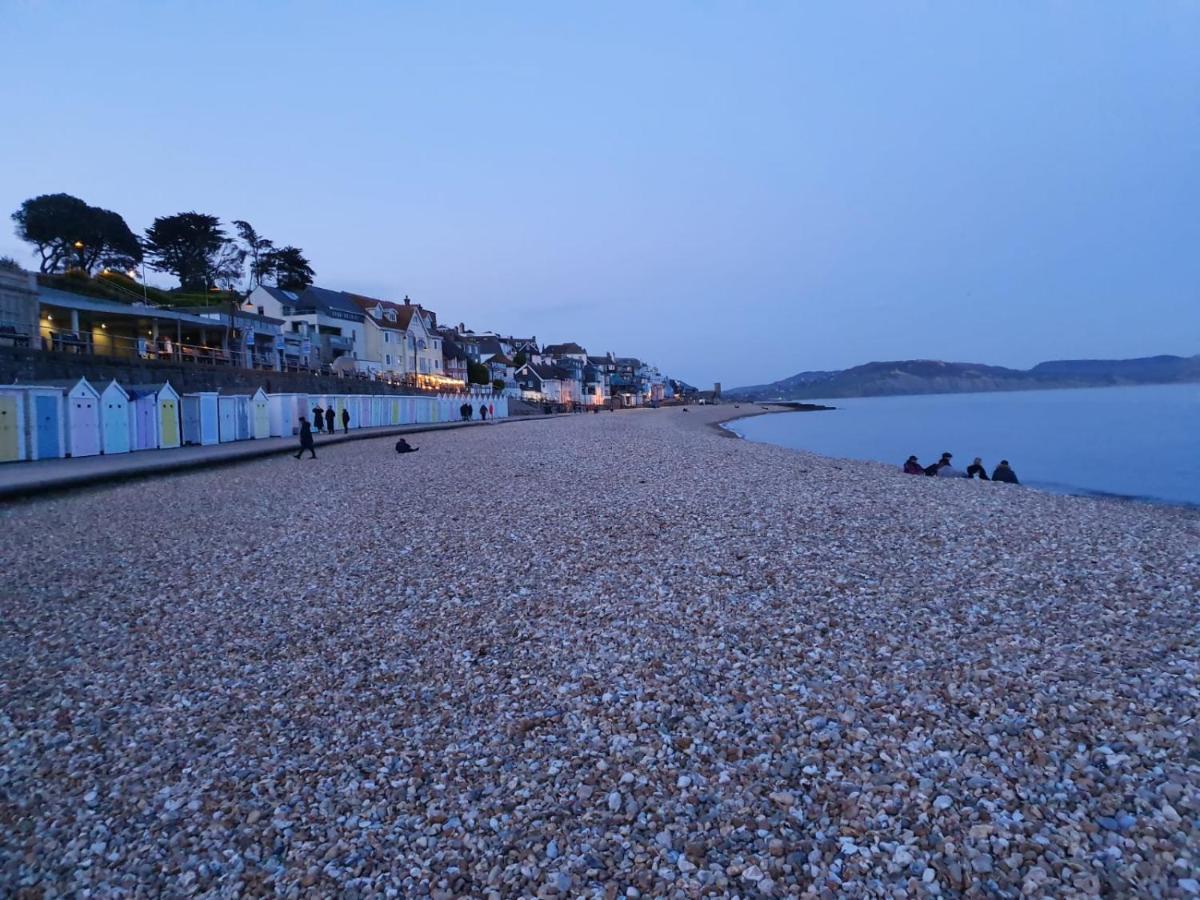 Seabreeze Apartment Lyme Regis Bagian luar foto